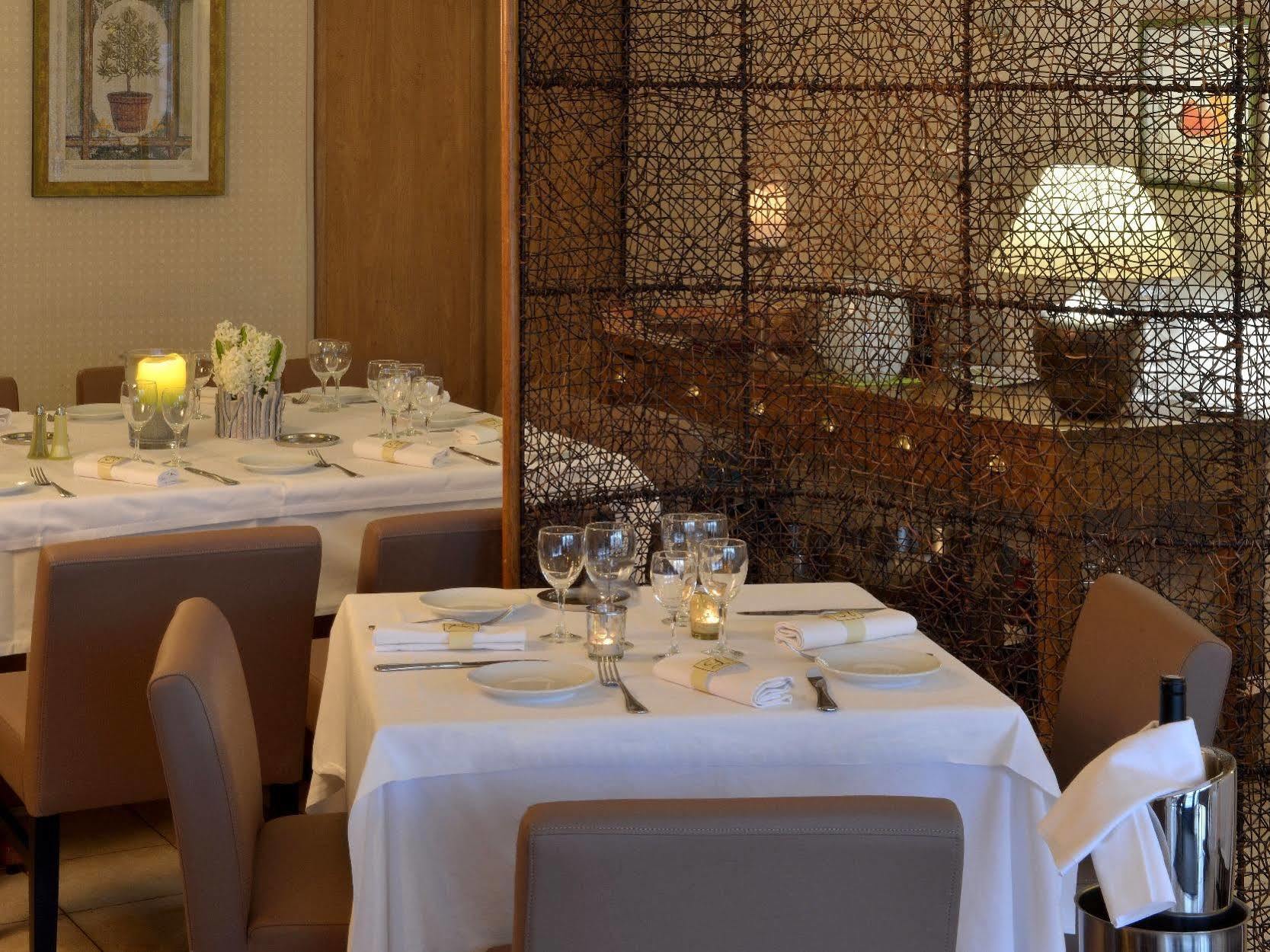 Logis Hotel Le Continental Шатору Екстер'єр фото